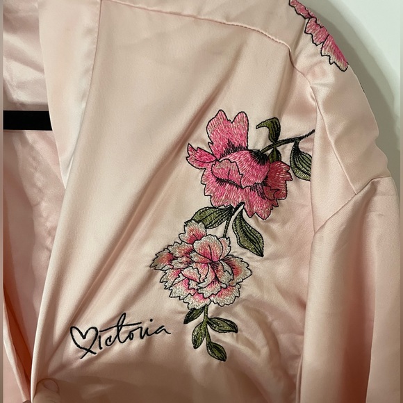 Victoria Secret Shanghai 2017 Fashion Show Rose Embroidered Robe Kimono XS/S - Picture 4 of 8